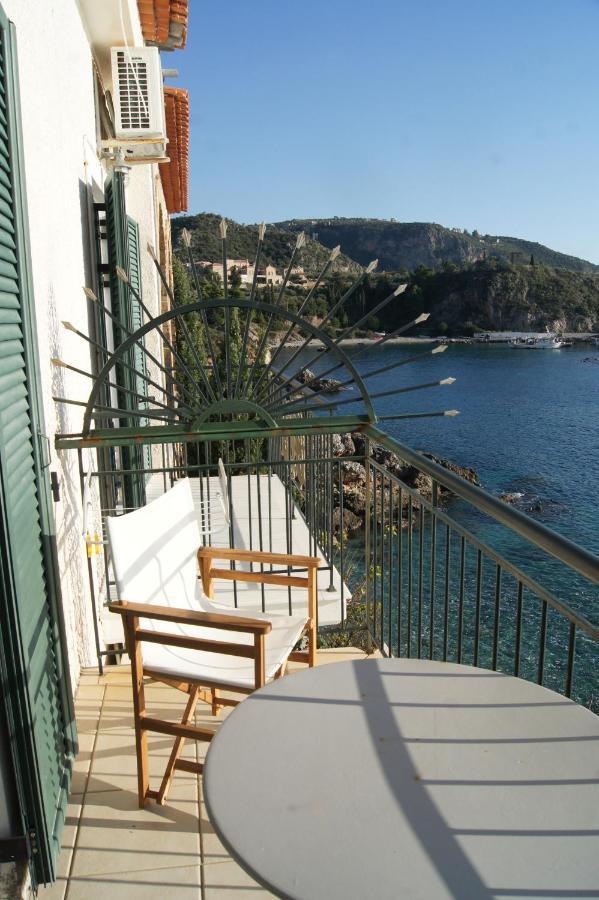 Gorgones, Sea-Front, Great View Aparthotel Kardamýli Eksteriør bilde